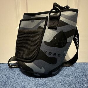 Hydrojug Camo Black and Gray sleeve